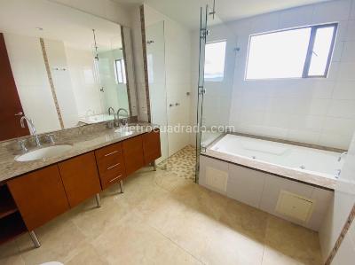 Apartamento de 3 alcobas en arriendo en Colinas De Suba, Bogotá, 224 m² · foto 17 de 20