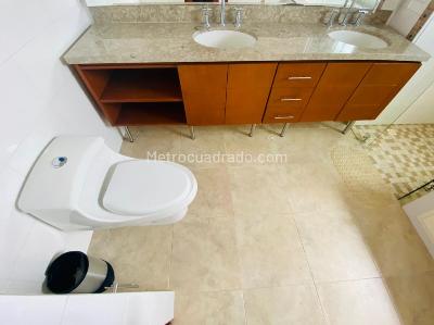 Apartamento de 3 alcobas en arriendo en Colinas De Suba, Bogotá, 224 m² · foto 18 de 20