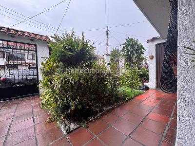 Casa de 5 alcobas en venta en Niza Norte, Bogotá, 309 m² · foto 2 de 20