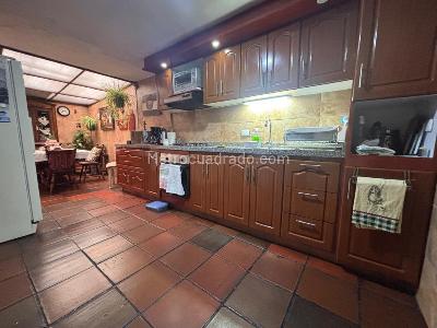 Casa de 5 alcobas en venta en Niza Norte, Bogotá, 309 m² · foto 15 de 20