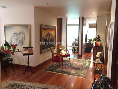 Apartamento de 4 alcobas en venta en Los Rosales, Bogotá, 469 m² · foto 5 de 11