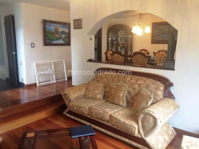 Casa en venta en Pontevedra, Bogotá · foto 3 de 20