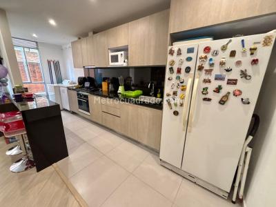 Apartamento de 3 alcobas en venta en Santa Barbara Occidental, Bogotá, 107 m² · foto 11 de 20