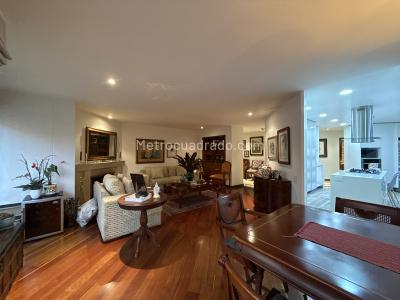 Apartamento de 3 alcobas en venta en Chico Navarra, Bogotá, 219 m² · foto 3 de 20