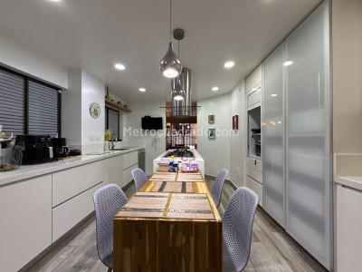 Apartamento de 3 alcobas en venta en Chico Navarra, Bogotá, 219 m² · foto 7 de 20
