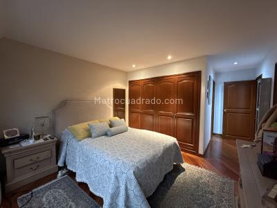 Apartamento de 3 alcobas en venta en Chico Navarra, Bogotá, 219 m² · foto 13 de 20