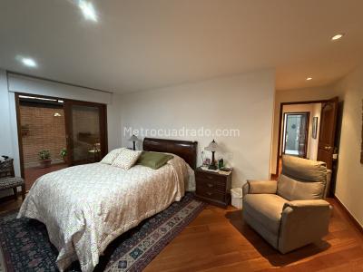Apartamento de 3 alcobas en venta en Chico Navarra, Bogotá, 219 m² · foto 14 de 20
