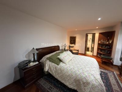 Apartamento de 3 alcobas en venta en Chico Navarra, Bogotá, 219 m² · foto 15 de 20