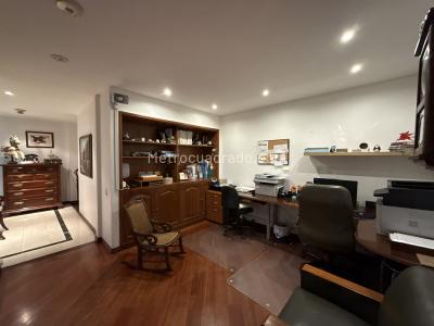 Apartamento de 3 alcobas en venta en Chico Navarra, Bogotá, 219 m² · foto 17 de 20