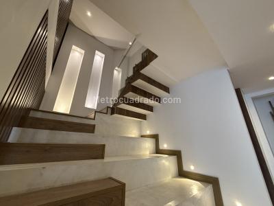 Apartamento de 4 alcobas en venta en Chico Alto, Bogotá, 450 m² · foto 17 de 20