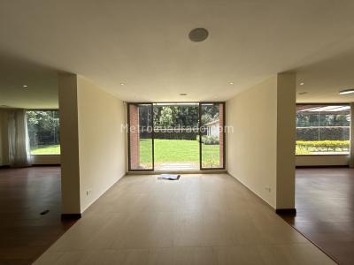 Casa de 4 alcobas en venta en Guaymaral, Bogotá, 490 m² · foto 12 de 20