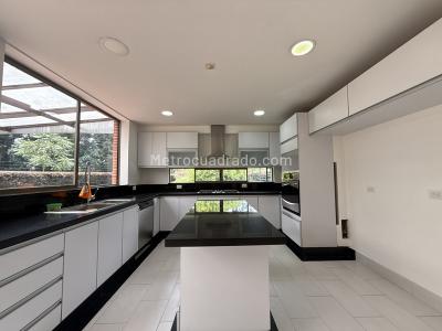 Casa de 4 alcobas en venta en Guaymaral, Bogotá, 490 m² · foto 14 de 20