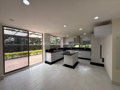 Casa de 4 alcobas en venta en Guaymaral, Bogotá, 490 m² · foto 15 de 20