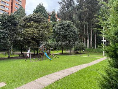 Apartamento de 3 alcobas en venta en Usaquen Santa Barbara, Bogotá, 149 m² · foto 12 de 20