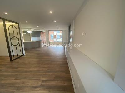Apartamento de 3 alcobas en venta en Usaquen Santa Barbara, Bogotá, 149 m² · foto 13 de 20