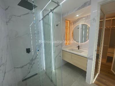 Apartamento de 3 alcobas en venta en Usaquen Santa Barbara, Bogotá, 149 m² · foto 15 de 20