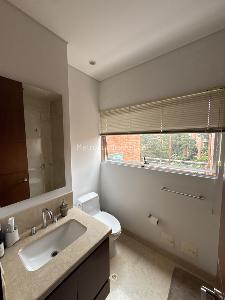 Apartamento de 4 alcobas en arriendo en Bosque De Pinos, Bogotá, 431 m² · foto 18 de 19