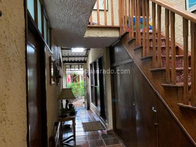 Casa de 5 alcobas en venta en Acacias, Bogotá, 190 m² · foto 9 de 20