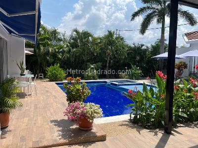 Casa de 5 alcobas en venta en El Peñon, Girardot, 360 m² · foto 2 de 20