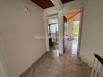 Casa de 3 alcobas en venta en Casaloma, Girardot, 110 m² · foto 13 de 20