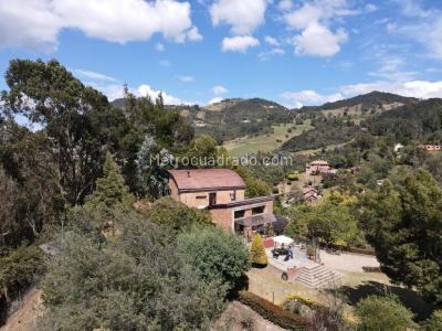 Casa de 3 alcobas en venta en La Calera, La Calera, 330 m² · foto 2 de 13