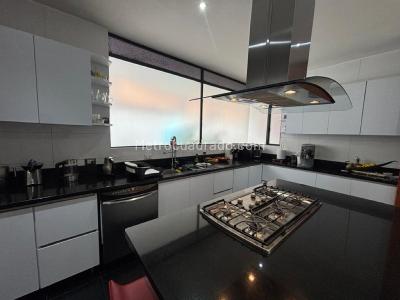 Casa de 4 alcobas en venta en Sotileza, Bogotá, 380 m² · foto 8 de 20