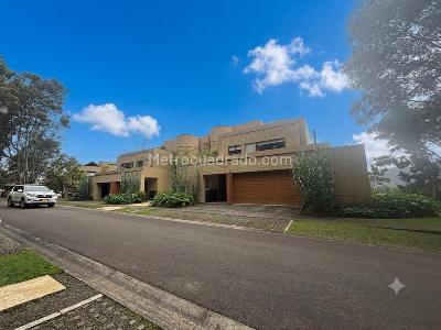 Casa de 3 alcobas en venta en La Calera, La Calera, 193 m² · foto 17 de 18