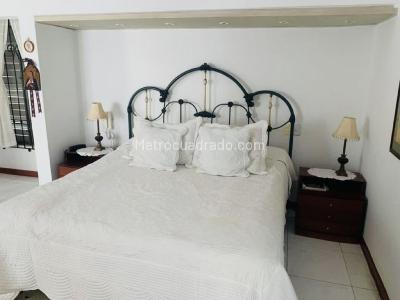 Casa de 4 alcobas en venta en Puerto Peñalisa, Girardot, 361 m² · foto 9 de 18