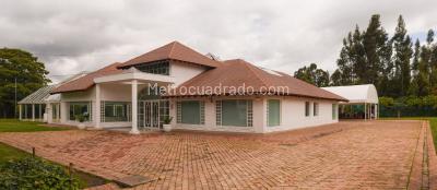 Casa de 5 alcobas en arriendo en Vereda Canelon, Cajicá, 865 m² · foto 14 de 20