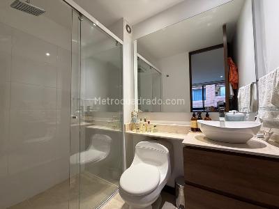 Apartaestudio en arriendo en Chico Navarra, Bogotá, 50 m² · foto 8 de 16