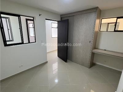 Apartamento de 4 alcobas en venta en Cabañas, Bello, 120 m² · foto 4 de 18