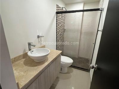 Apartamento de 4 alcobas en venta en Cabañas, Bello, 120 m² · foto 13 de 18