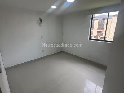 Apartamento de 3 alcobas en venta en La Aldea, Bello, 85 m² · foto 4 de 13