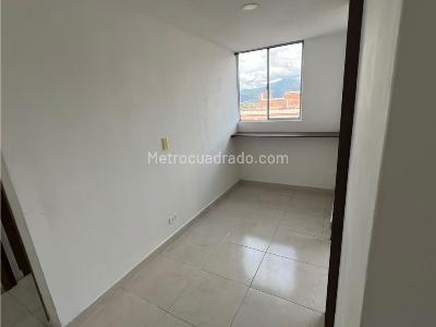 Apartamento de 2 alcobas en venta en Obra 2000, Bello, 54 m² · foto 9 de 12
