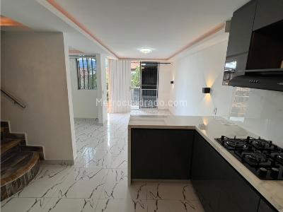 Casa de 3 alcobas en venta en Robledo Pajarito, Medellín, 120 m² · foto 11 de 20