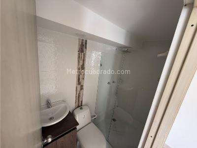 Apartamento de 3 alcobas en venta en El Trapiche, Bello, 54 m² · foto 4 de 11