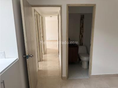 Apartamento de 3 alcobas en venta en El Trapiche, Bello, 54 m² · foto 5 de 11