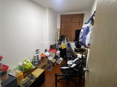 Apartamento de 4 alcobas en venta en Cabañas, Bello, 85 m² · foto 3 de 19