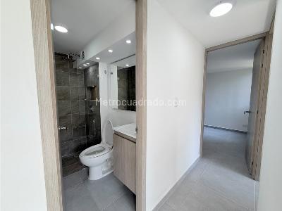 Apartamento de 2 alcobas en venta en Bucaros, Bello, 54 m² · foto 2 de 12