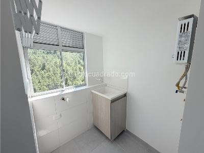 Apartamento de 2 alcobas en venta en Bucaros, Bello, 54 m² · foto 3 de 12