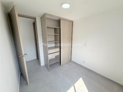 Apartamento de 2 alcobas en venta en Bucaros, Bello, 54 m² · foto 5 de 12