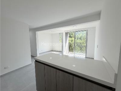 Apartamento de 2 alcobas en venta en Bucaros, Bello, 54 m² · foto 6 de 12