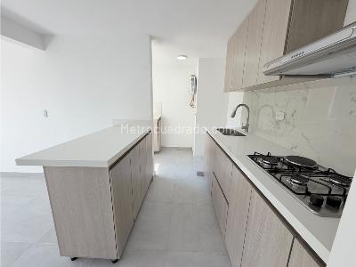 Apartamento de 2 alcobas en venta en Bucaros, Bello, 54 m² · foto 8 de 12