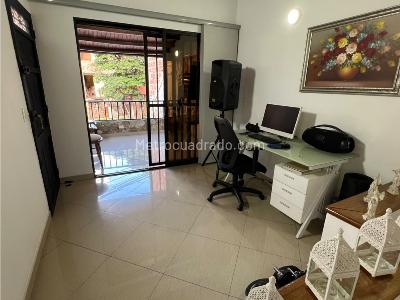 Casa de 3 alcobas en venta en Cabañas, Bello, 112 m² · foto 2 de 20