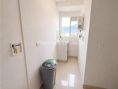 Apartamento de 3 alcobas en venta en Norteamerica, Bello, 64 m² · foto 5 de 16