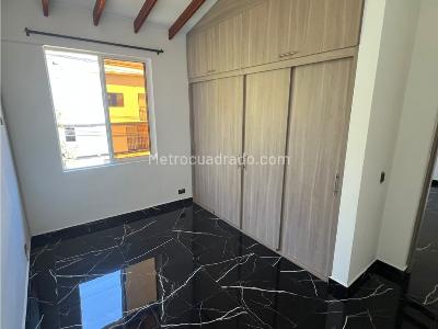 Apartamento de 3 alcobas en venta en Florencia, Medellín, 75 m² · foto 9 de 16