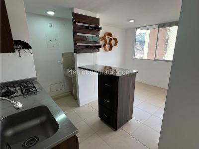 Apartamento de 2 alcobas en venta en Amazonia, Bello, 54 m² · foto 5 de 14