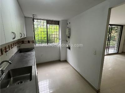 Apartamento de 3 alcobas en venta en Belen Miravalle, Medellín, 120 m² · foto 13 de 20