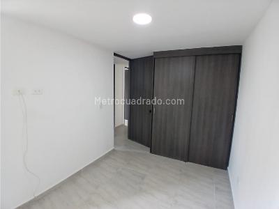 Apartamento de 3 alcobas en venta en Maria Auxiliadora, Sabaneta, 50 m² · foto 8 de 17