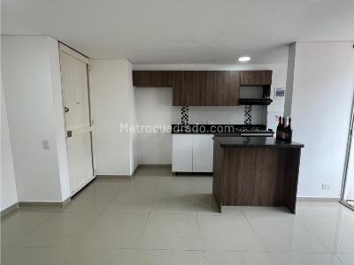 Apartamento de 3 alcobas en venta en Robledo Pajarito, Medellín, 42 m² · foto 2 de 12